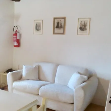 펜션 Holiday Frazione Izzalini
